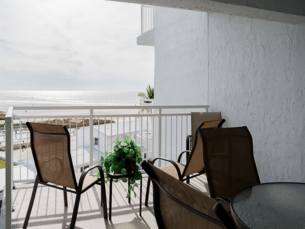 Siesta Key Vacation Condo Sleeps Six Guests.